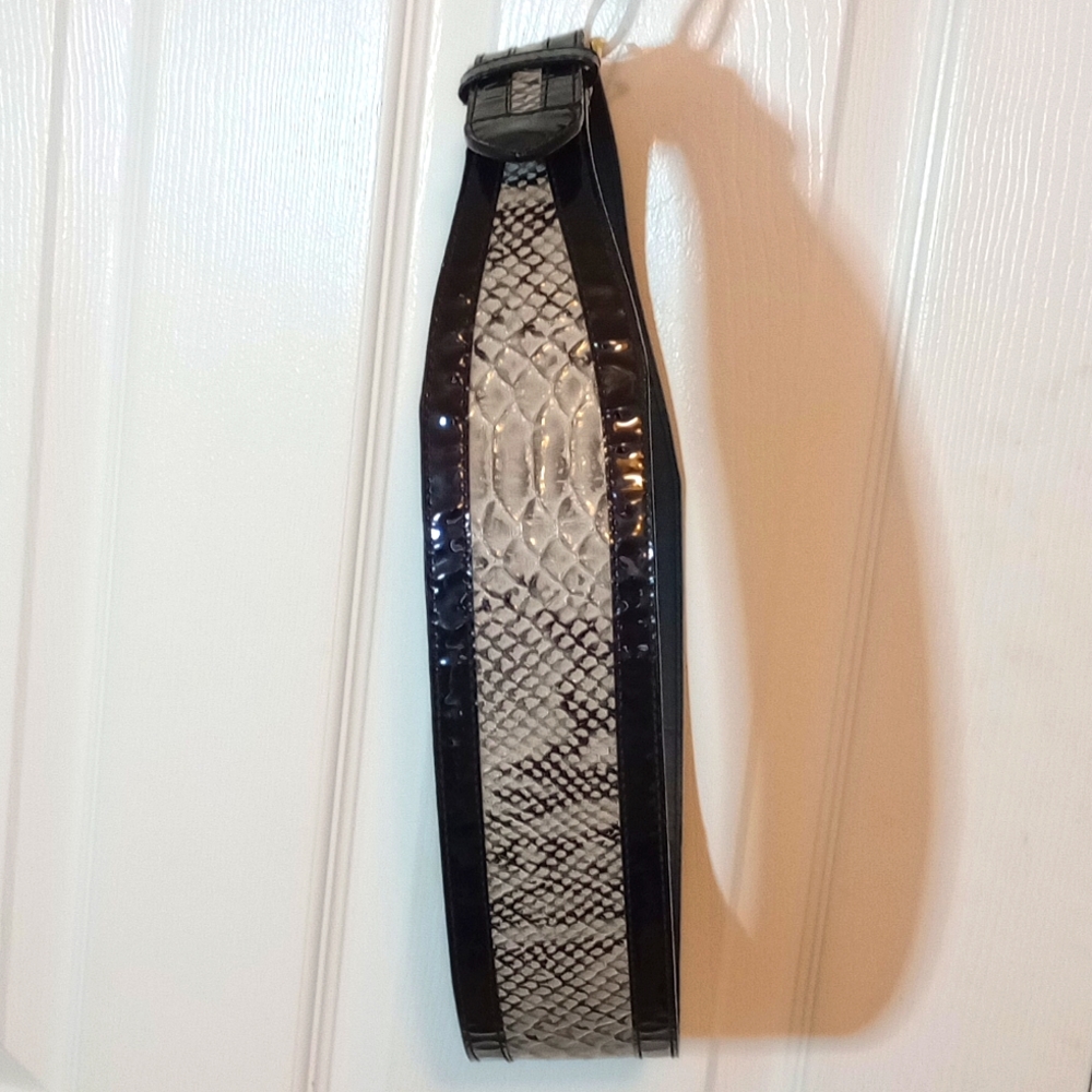 Kensie snake print belt w/black patent outline